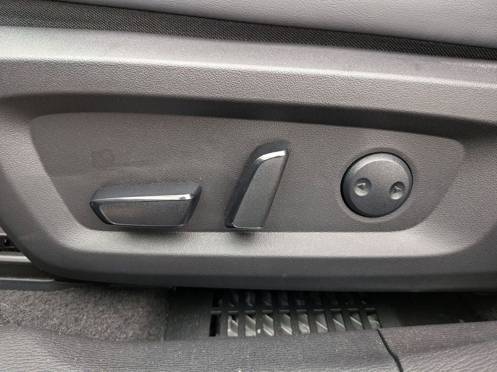 2025 Mitsubishi Outlander PHEV SE