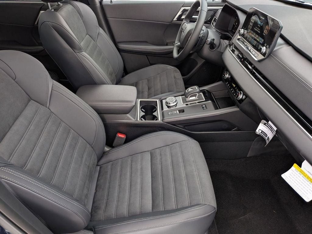 2025 Mitsubishi Outlander PHEV SE