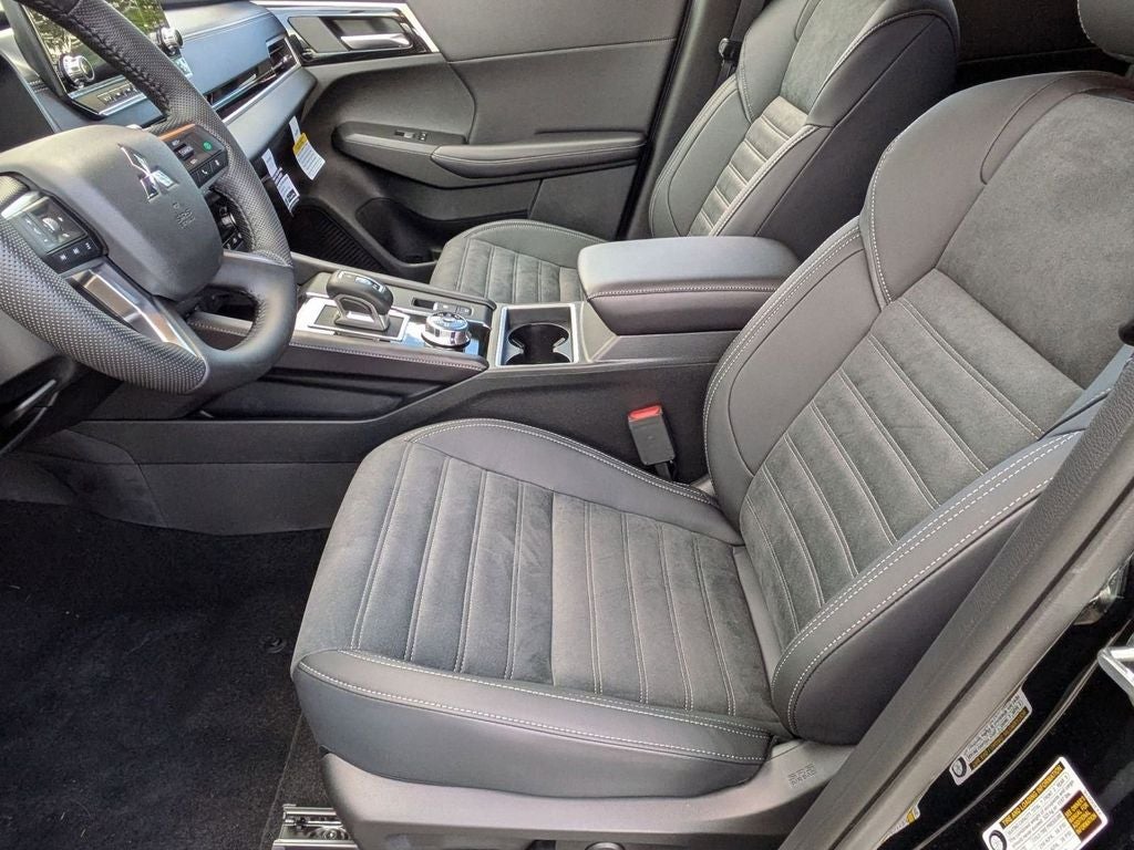 2025 Mitsubishi Outlander PHEV SE