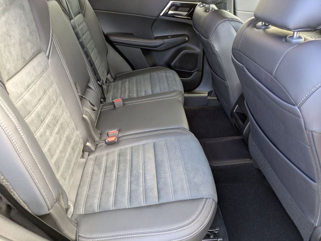 2025 Mitsubishi Outlander PHEV SE