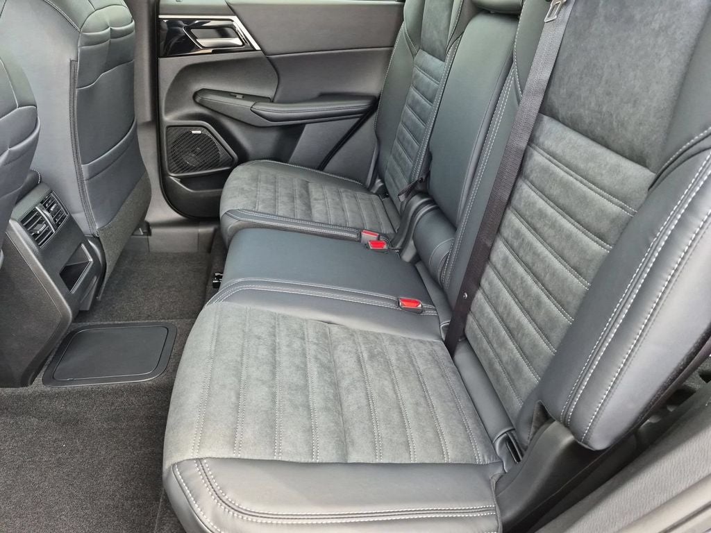 2026 Mitsubishi Outlander PHEV SE