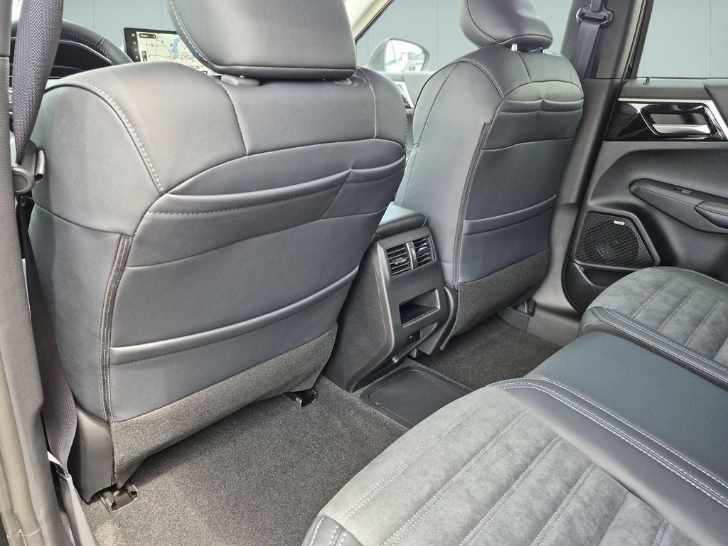 2026 Mitsubishi Outlander PHEV SE