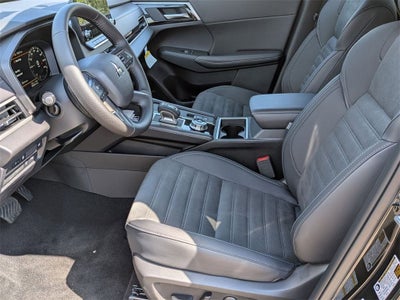 2025 Mitsubishi Outlander PHEV SE