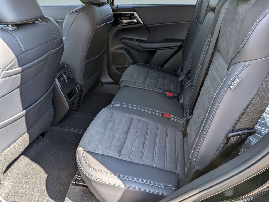 2025 Mitsubishi Outlander PHEV SE