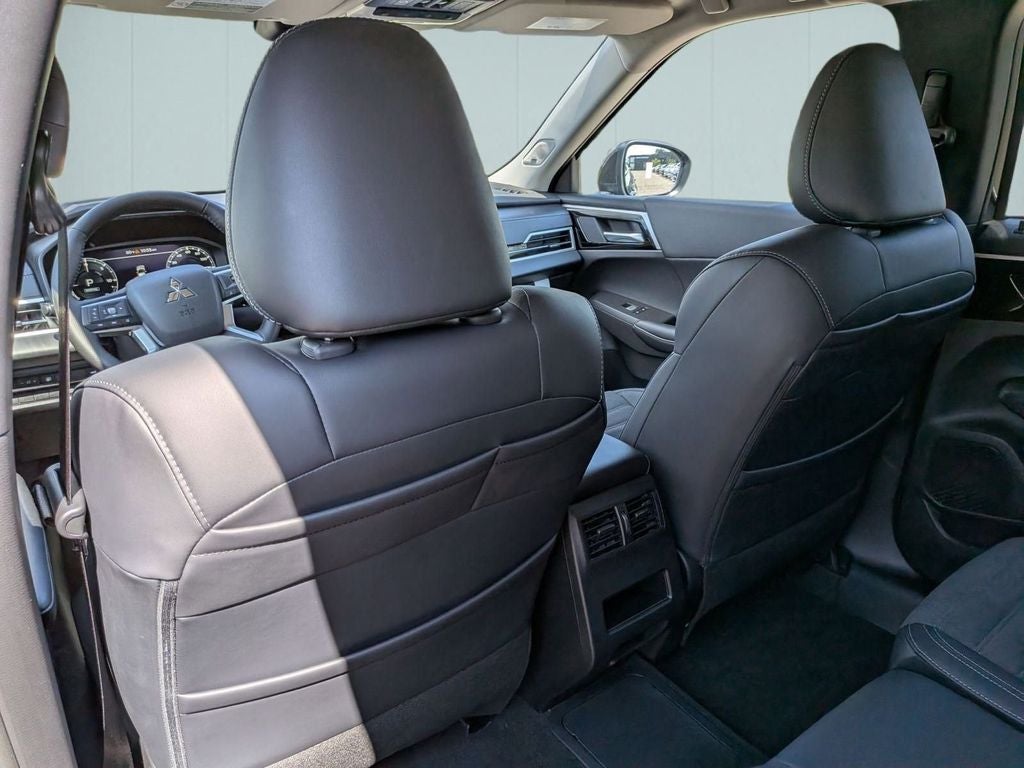 2025 Mitsubishi Outlander PHEV SE