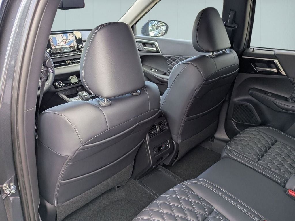 2025 Mitsubishi Outlander PHEV SEL