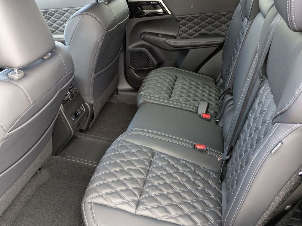 2025 Mitsubishi Outlander PHEV SEL