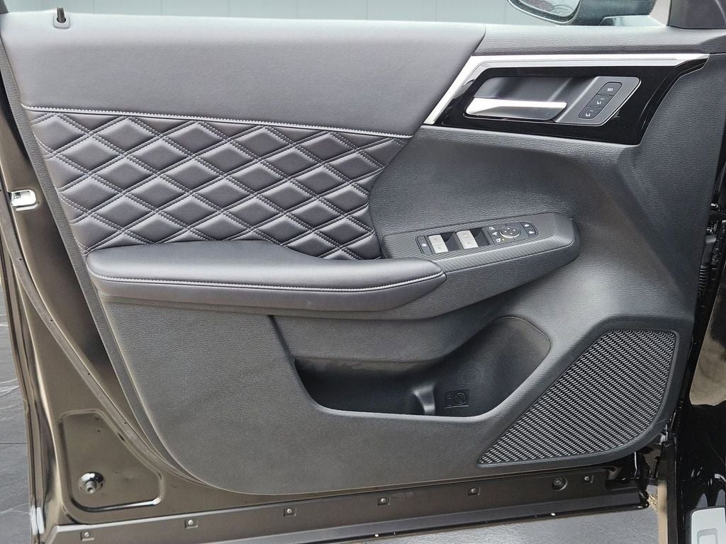 2025 Mitsubishi Outlander PHEV SEL