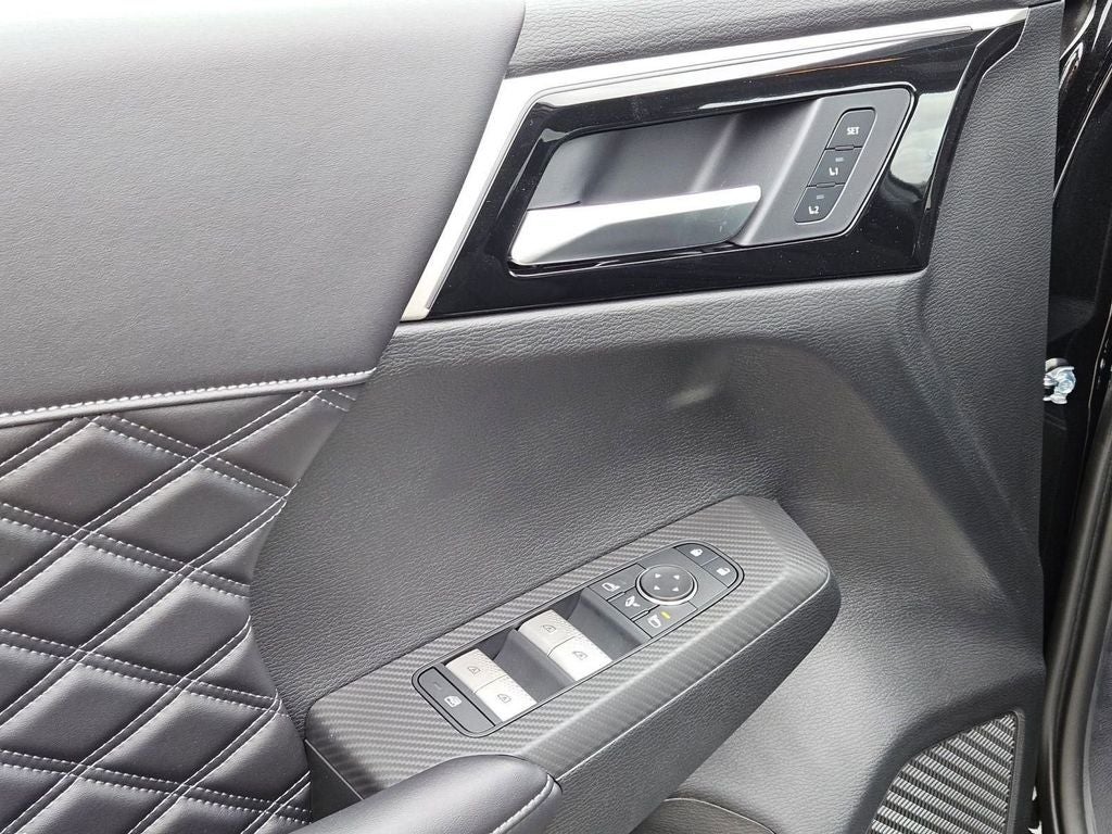 2025 Mitsubishi Outlander PHEV SEL