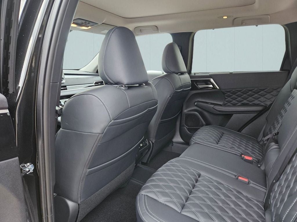 2025 Mitsubishi Outlander PHEV SEL