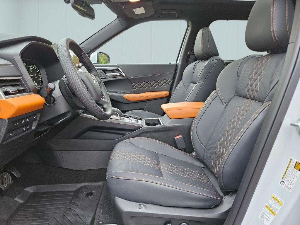 2025 Mitsubishi Outlander PHEV SEL