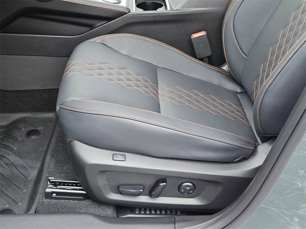 2025 Mitsubishi Outlander PHEV SEL