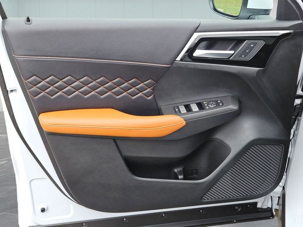 2025 Mitsubishi Outlander PHEV SEL