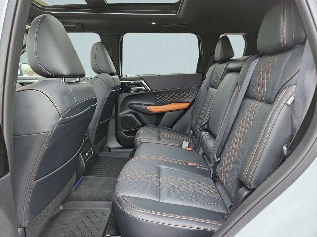 2025 Mitsubishi Outlander PHEV SEL