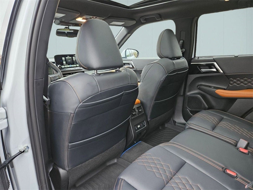 2025 Mitsubishi Outlander PHEV SEL