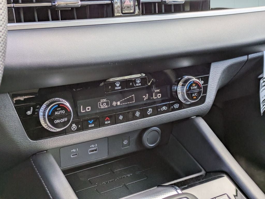 2025 Mitsubishi Outlander PHEV SEL