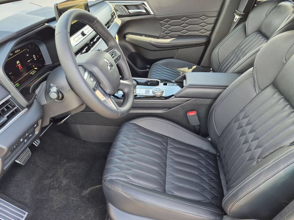 2026 Mitsubishi Outlander PHEV SEL