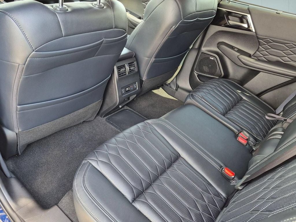 2026 Mitsubishi Outlander PHEV SEL