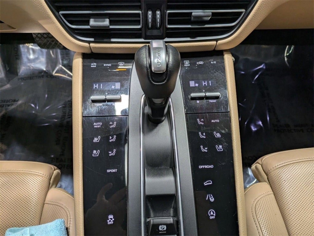 2022 Porsche Macan Base