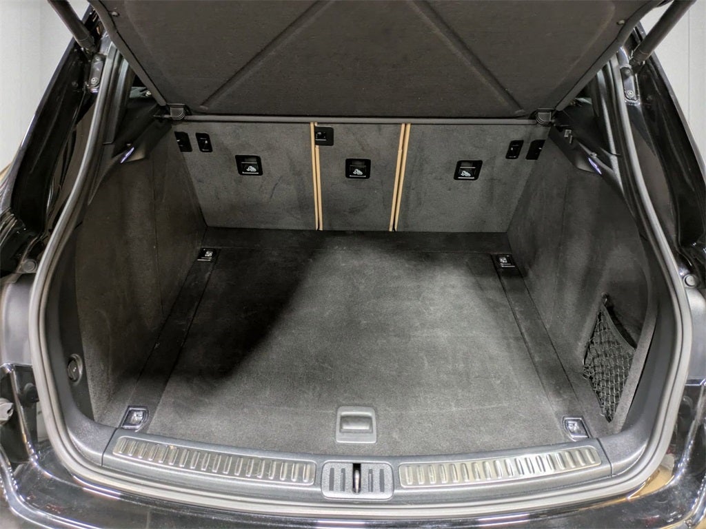 2022 Porsche Macan Base