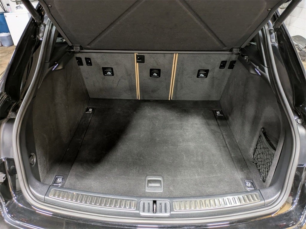 2022 Porsche Macan Base