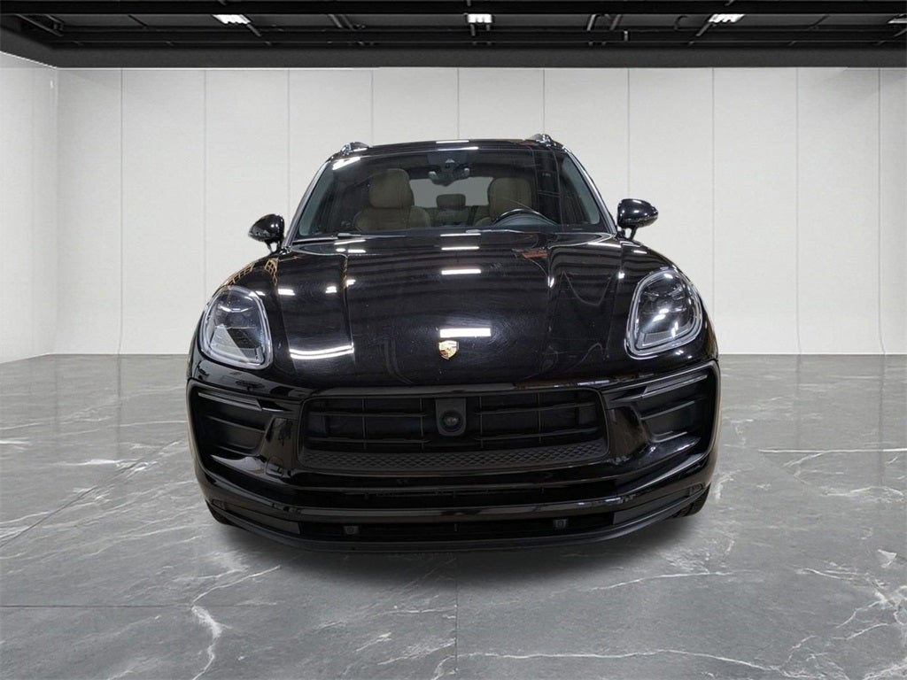 2022 Porsche Macan Base