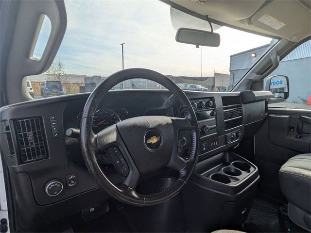 2022 Chevrolet Express 3500 Work Van Cutaway