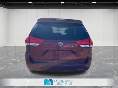 2012 Toyota Sienna LE 8 Passenger