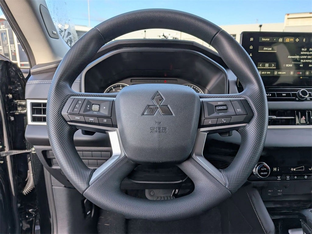 2025 Mitsubishi Outlander ES