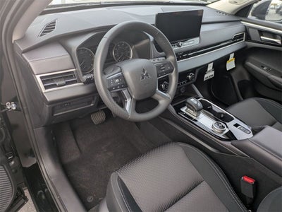 2025 Mitsubishi Outlander ES