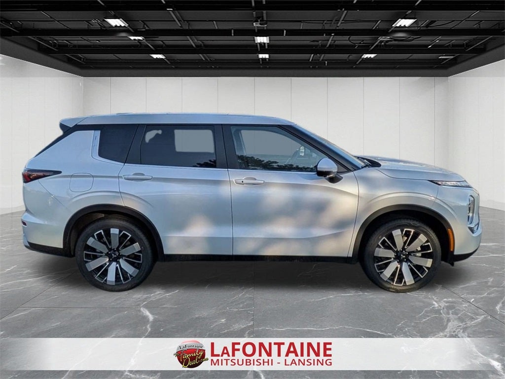 2026 Mitsubishi Outlander SE