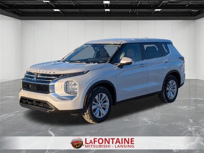 2026 Mitsubishi Outlander ES