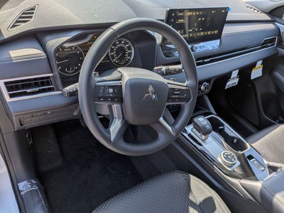 2026 Mitsubishi Outlander ES