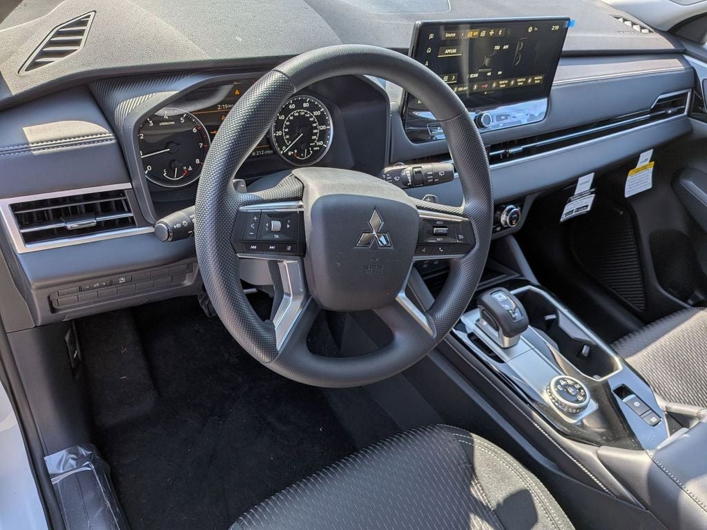 2026 Mitsubishi Outlander ES