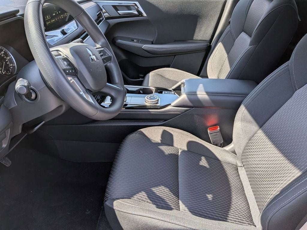2026 Mitsubishi Outlander ES