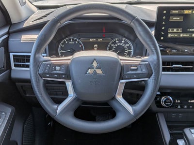 2026 Mitsubishi Outlander ES