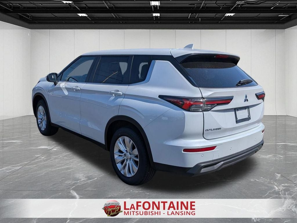 2026 Mitsubishi Outlander ES