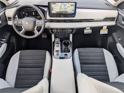 2025 Mitsubishi Outlander SE