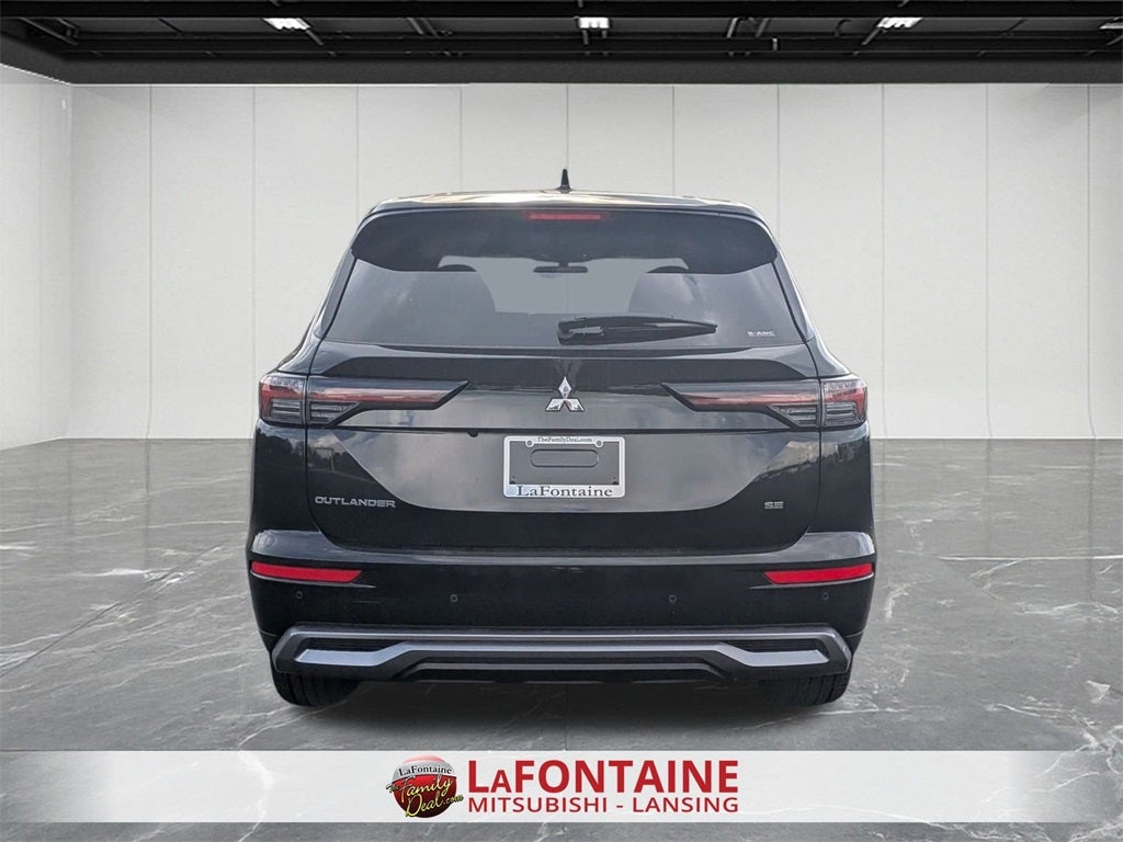 2025 Mitsubishi Outlander SE