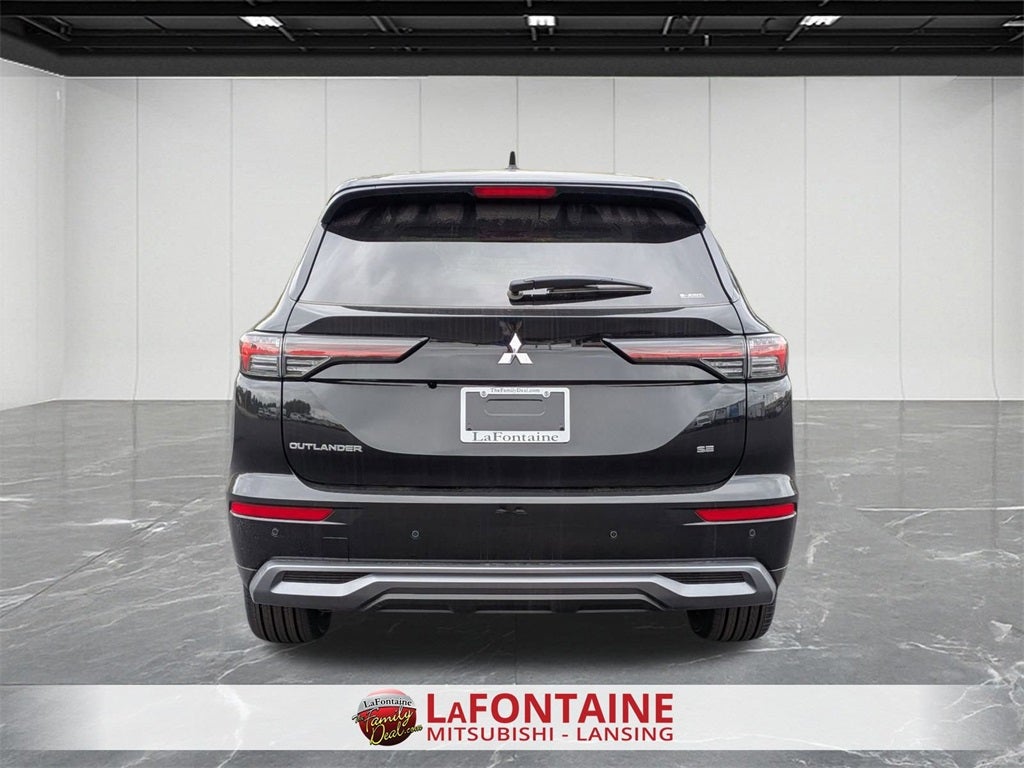 2025 Mitsubishi Outlander SE