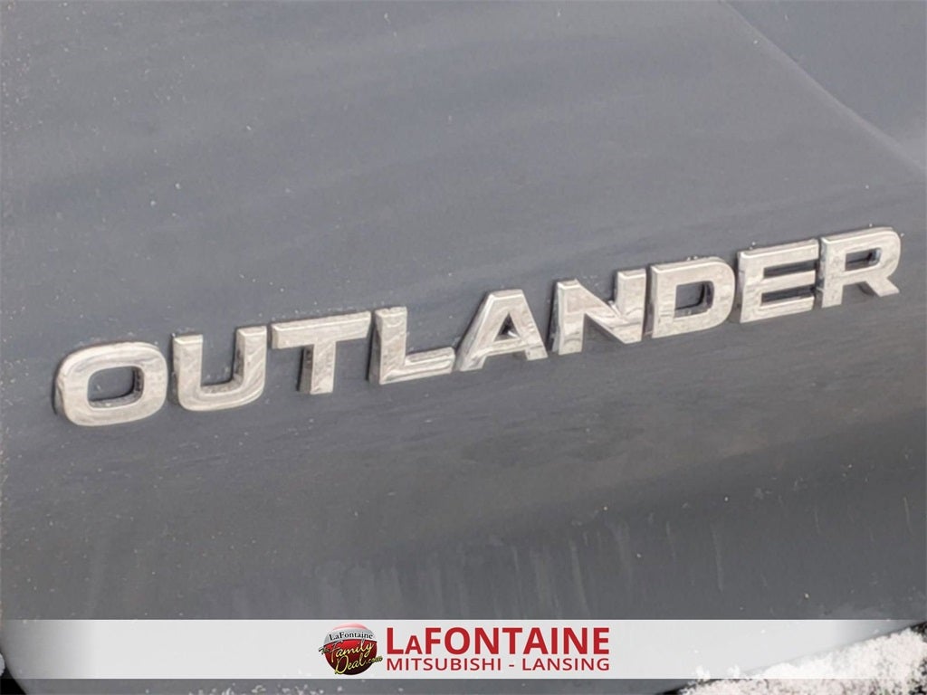 2026 Mitsubishi Outlander LE