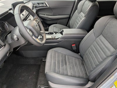 2026 Mitsubishi Outlander LE