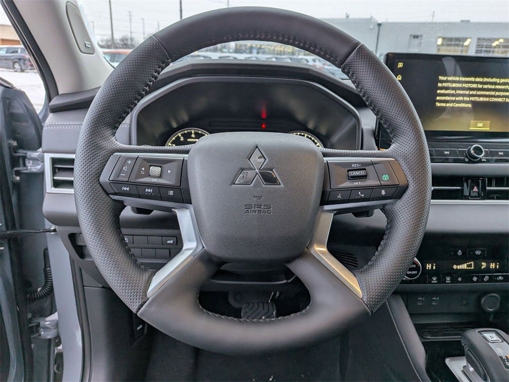 2026 Mitsubishi Outlander LE