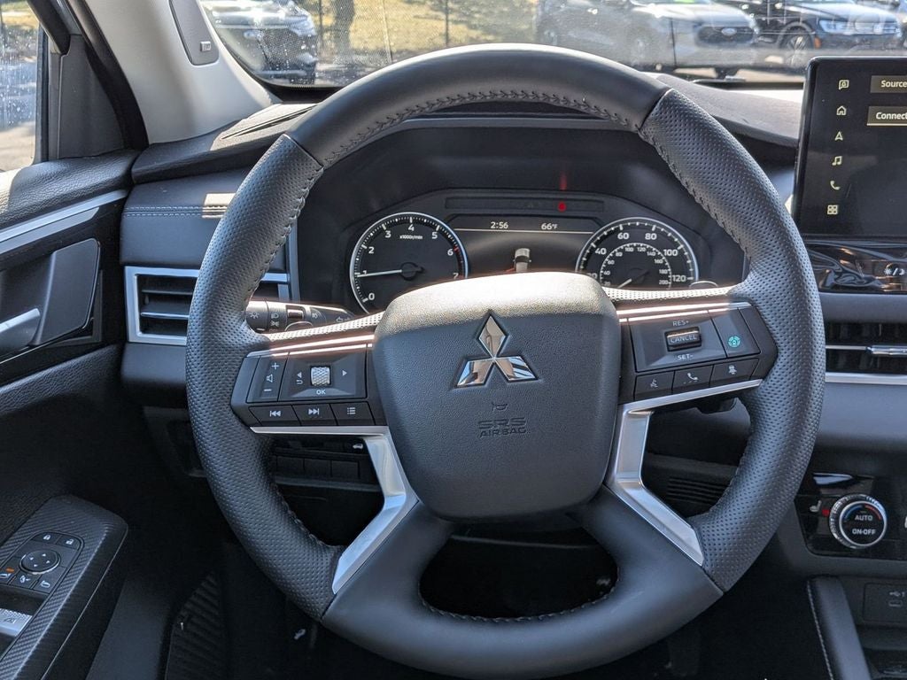 2026 Mitsubishi Outlander LE
