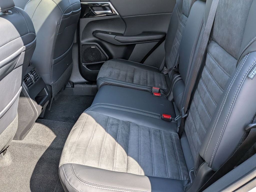 2026 Mitsubishi Outlander LE