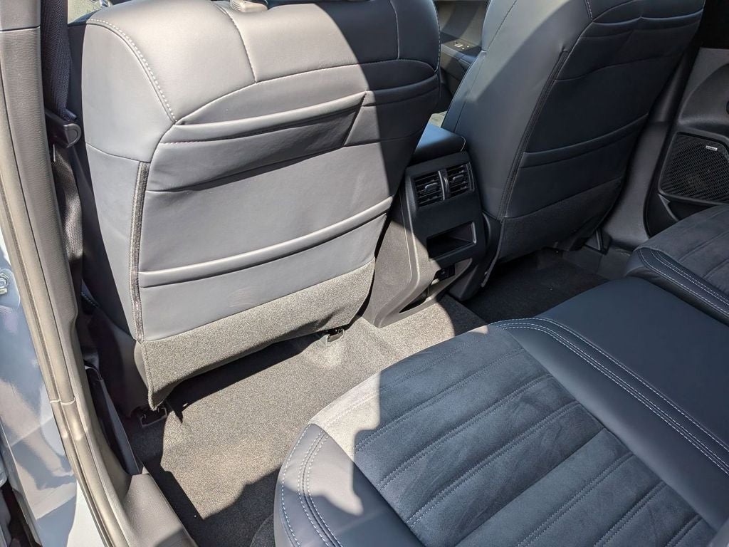 2026 Mitsubishi Outlander LE