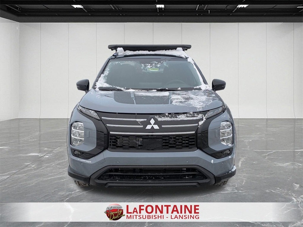 2026 Mitsubishi Outlander LE