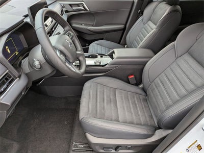 2026 Mitsubishi Outlander LE