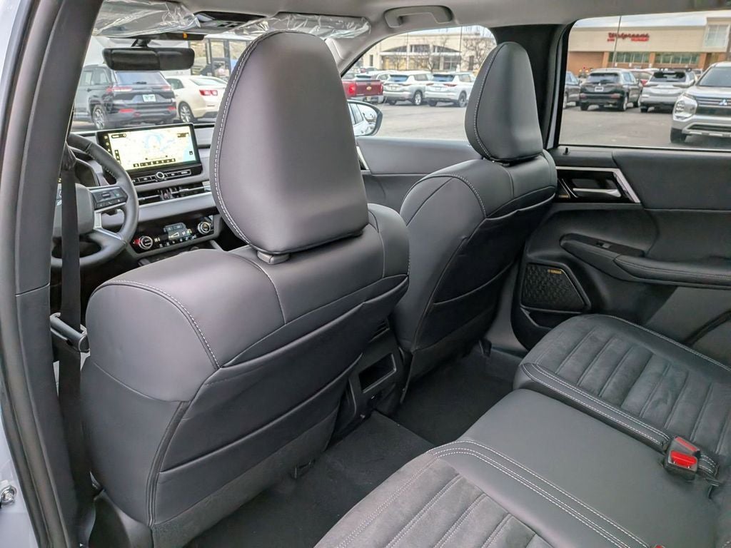 2026 Mitsubishi Outlander LE