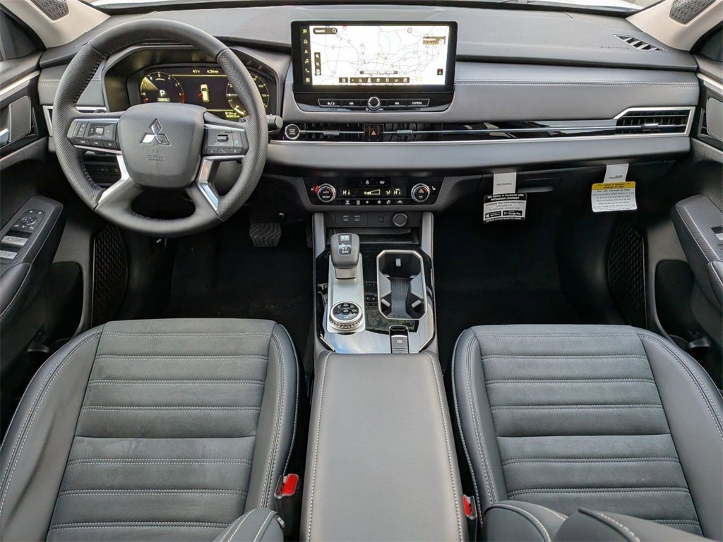 2026 Mitsubishi Outlander LE